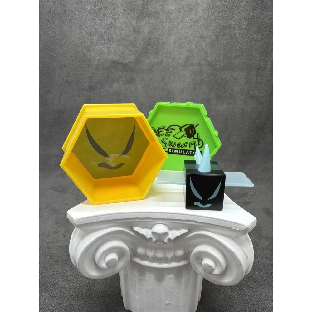 Bee Swarm Simulator Mini Series 1 Vicious Bee Figure & Comb